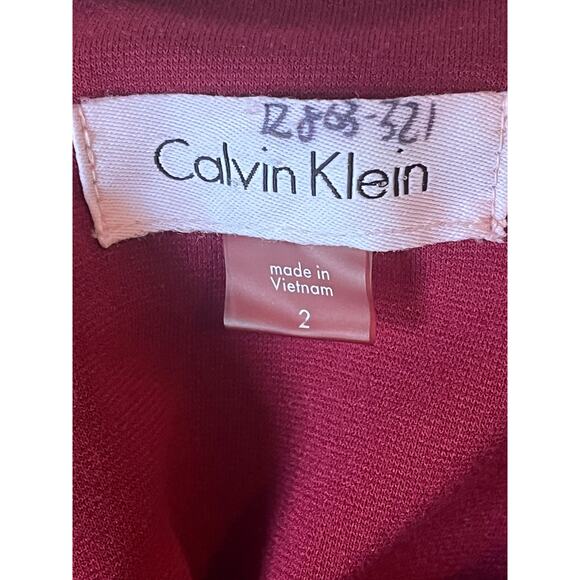 Women's Calvin Klein Red Sleeveless Lined Sheath Dress Gold Zipper Size 2 - Picture 4 of 5